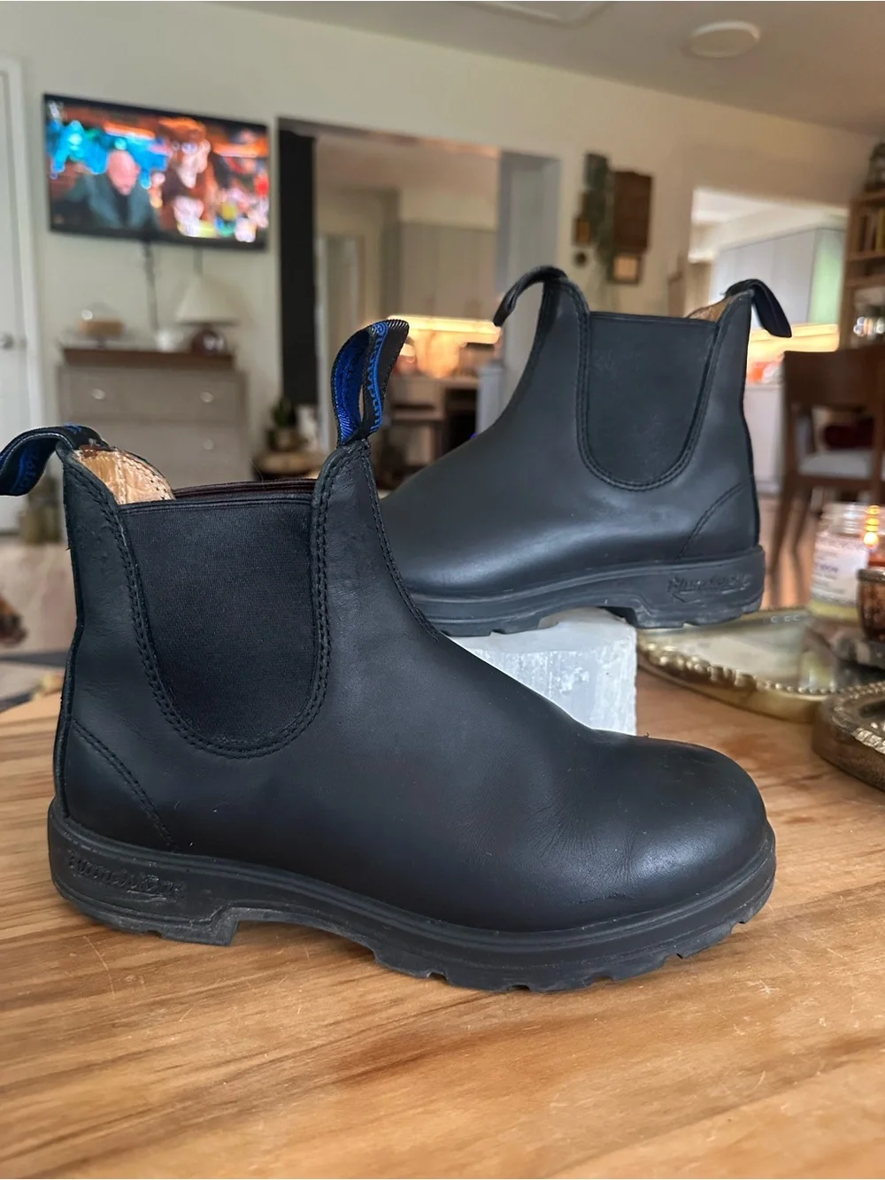 Blundstone Black Chelsea Pull-On Boots Size 7.5 (4.5 brand size  scuffs to toes